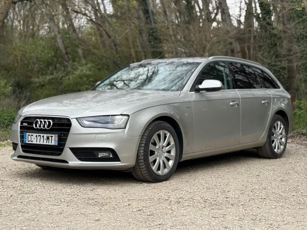 AUDI A4 IV AVANT phase 2 3.0 V6 204 AMBITION LUXE 2012